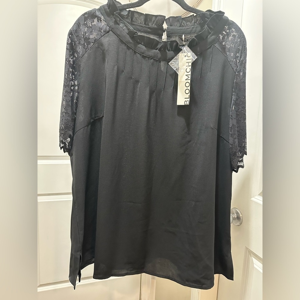 BloomChic Plus Size XL Lace Sleeve Blouse us14-16